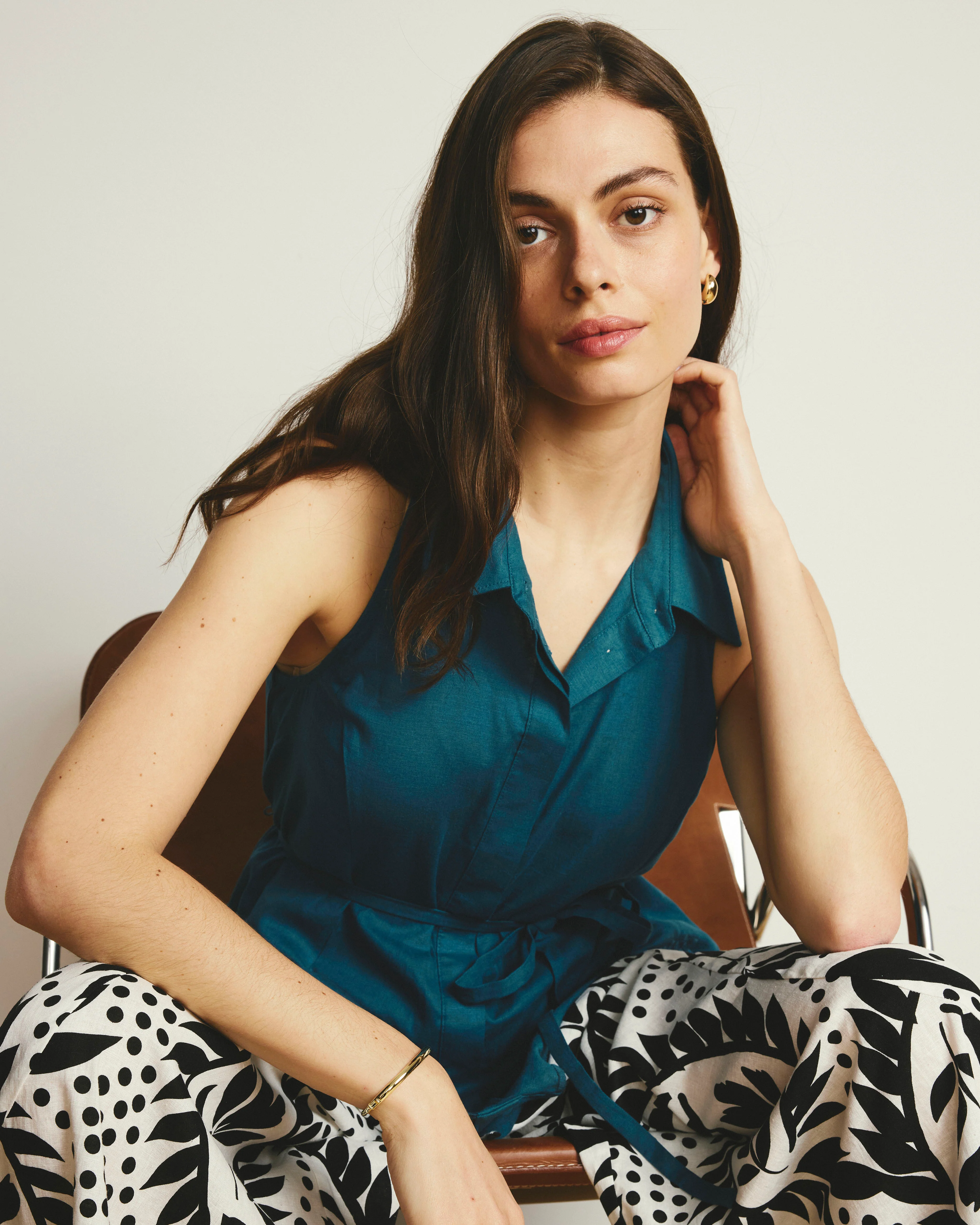 Adelaide Embroidered Sleeveless Linen Shirt - Ink Blue - Image 4