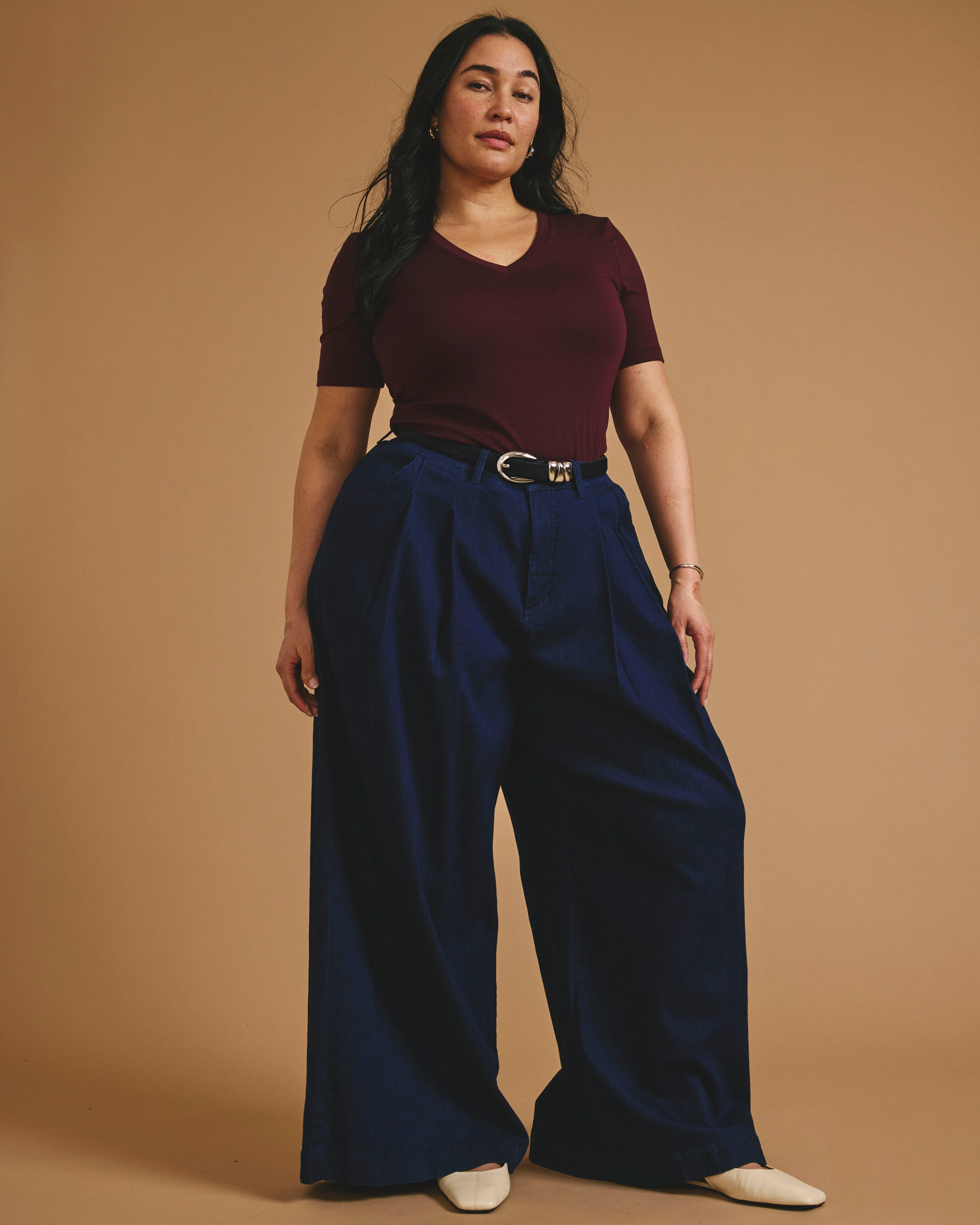 Cloud Rib Short Sleeve V-Neck Tee - Black Cherry - Image 3