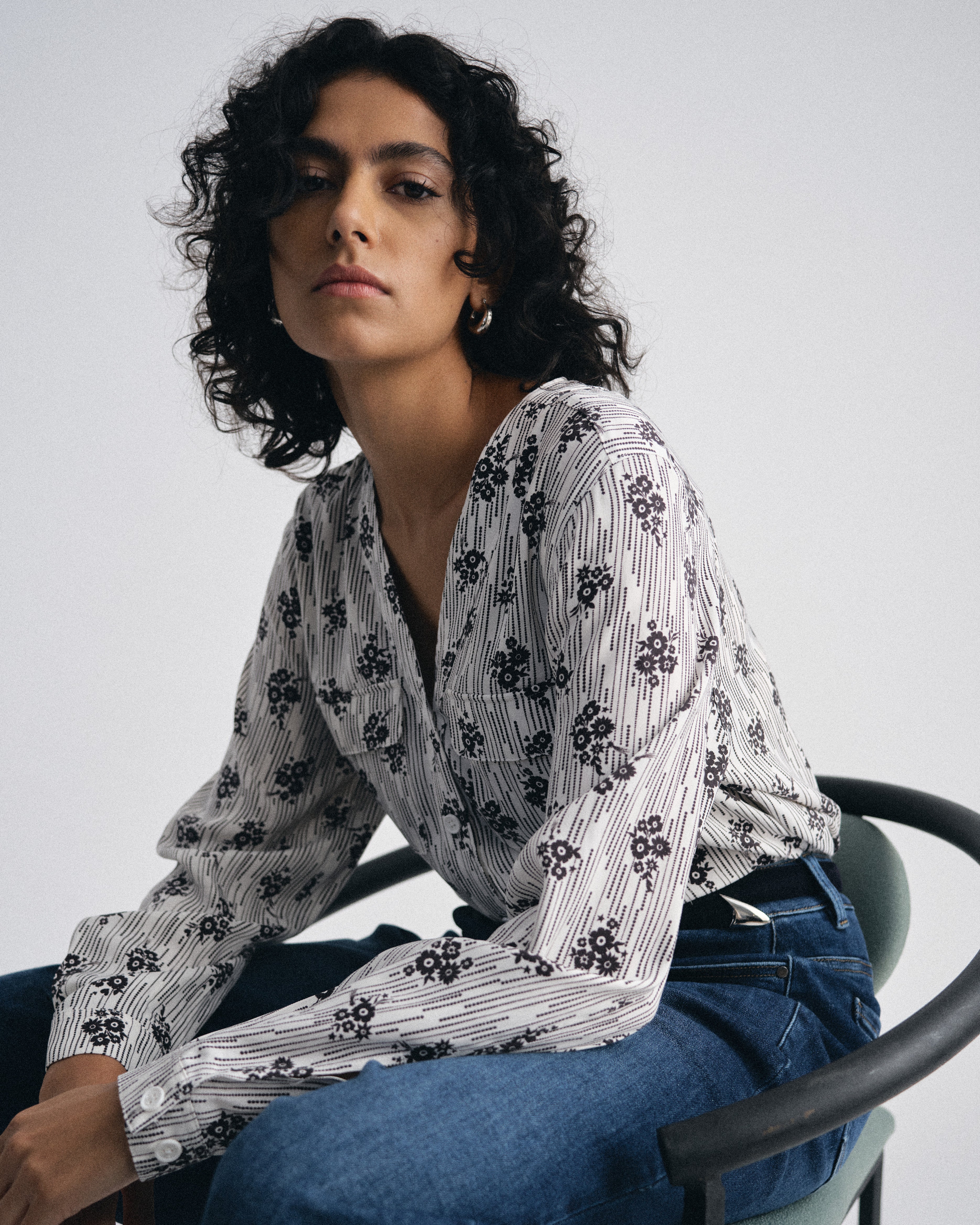 Cooling Stretch Cupro Button-Down Blouse - Vintage Daydream Print - Image 2
