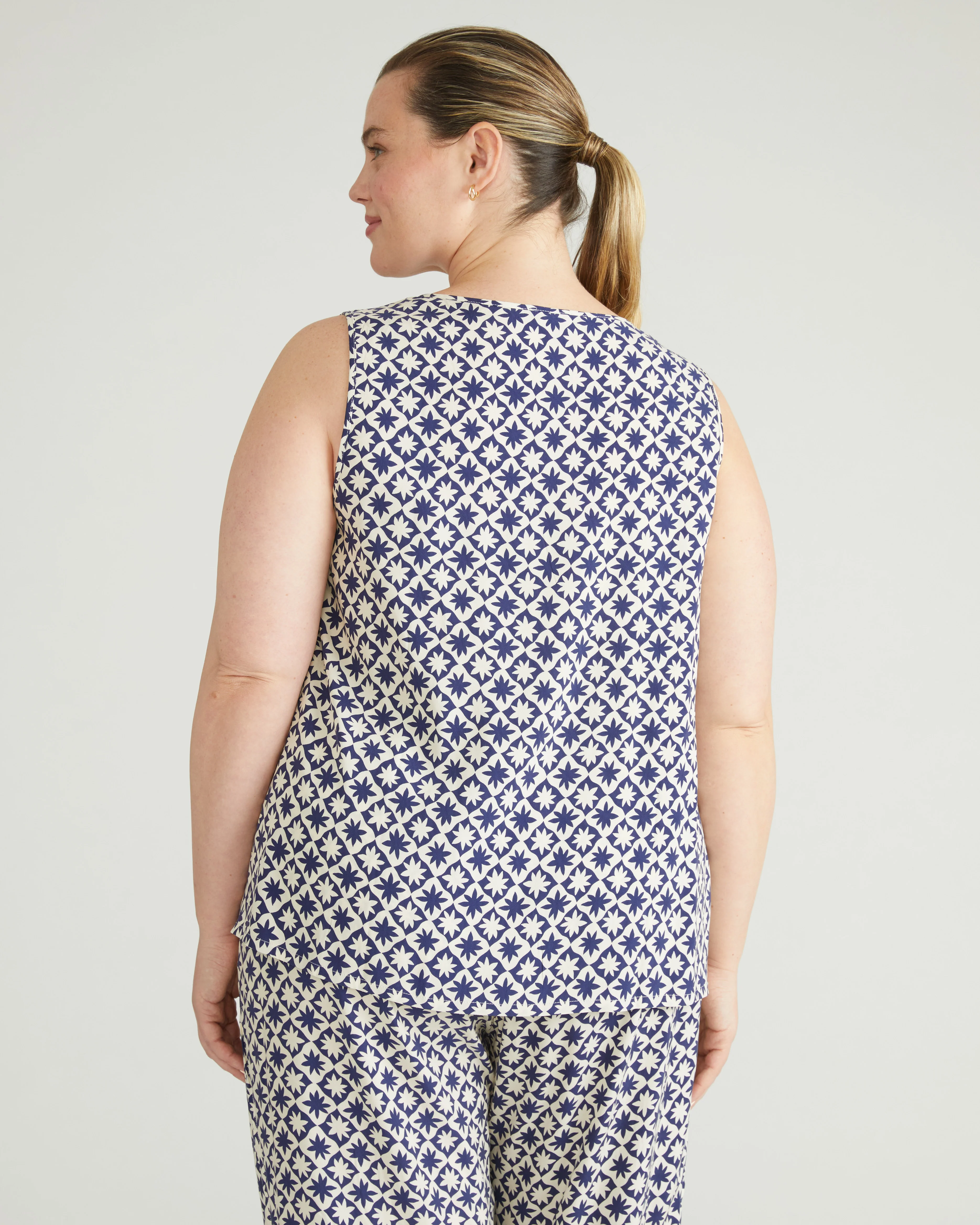 Cooling Stretch Cupro Tank - Navy Hacienda Print - Image 4