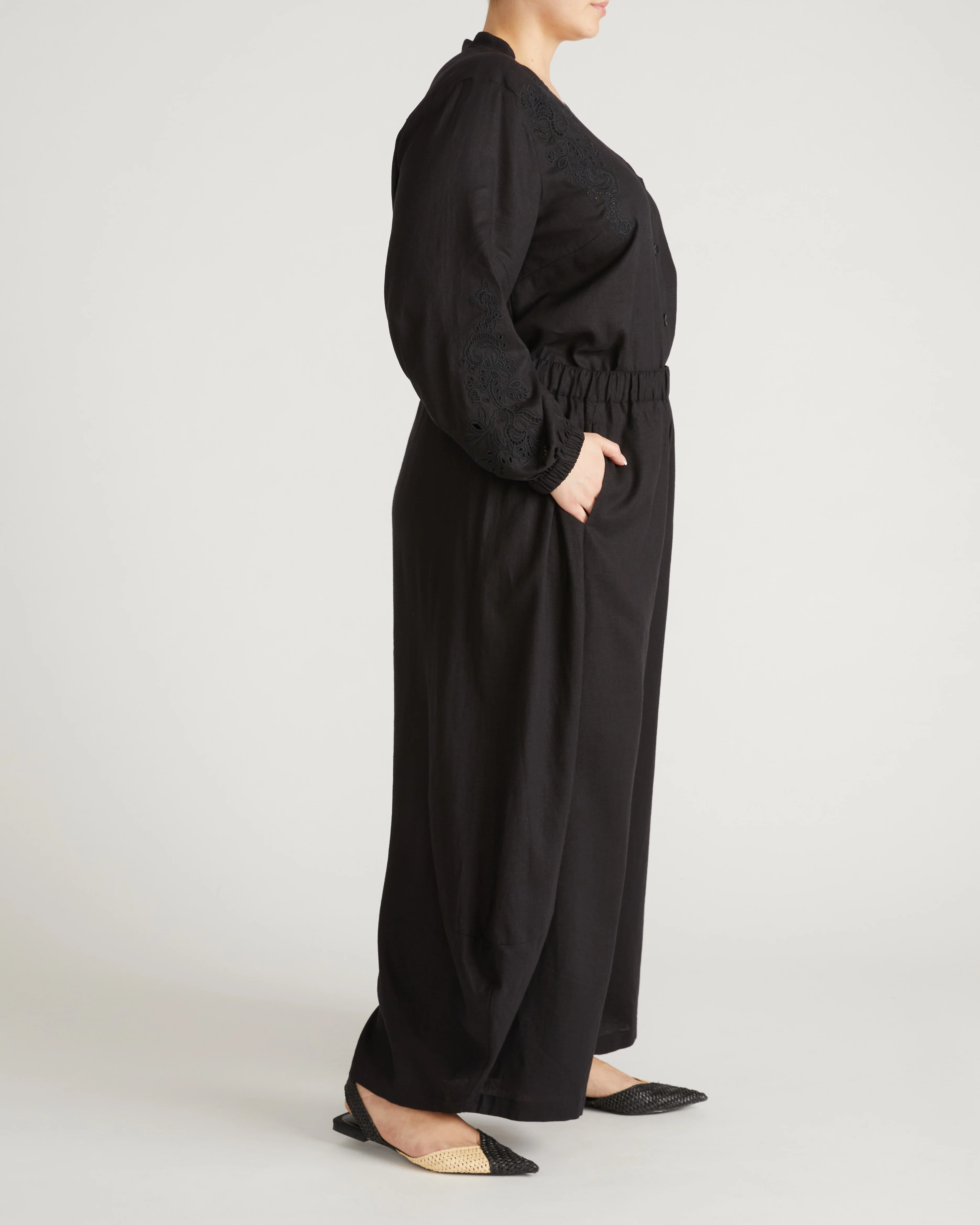 Cosma Barrel Leg Linen Pants - Black - Image 6