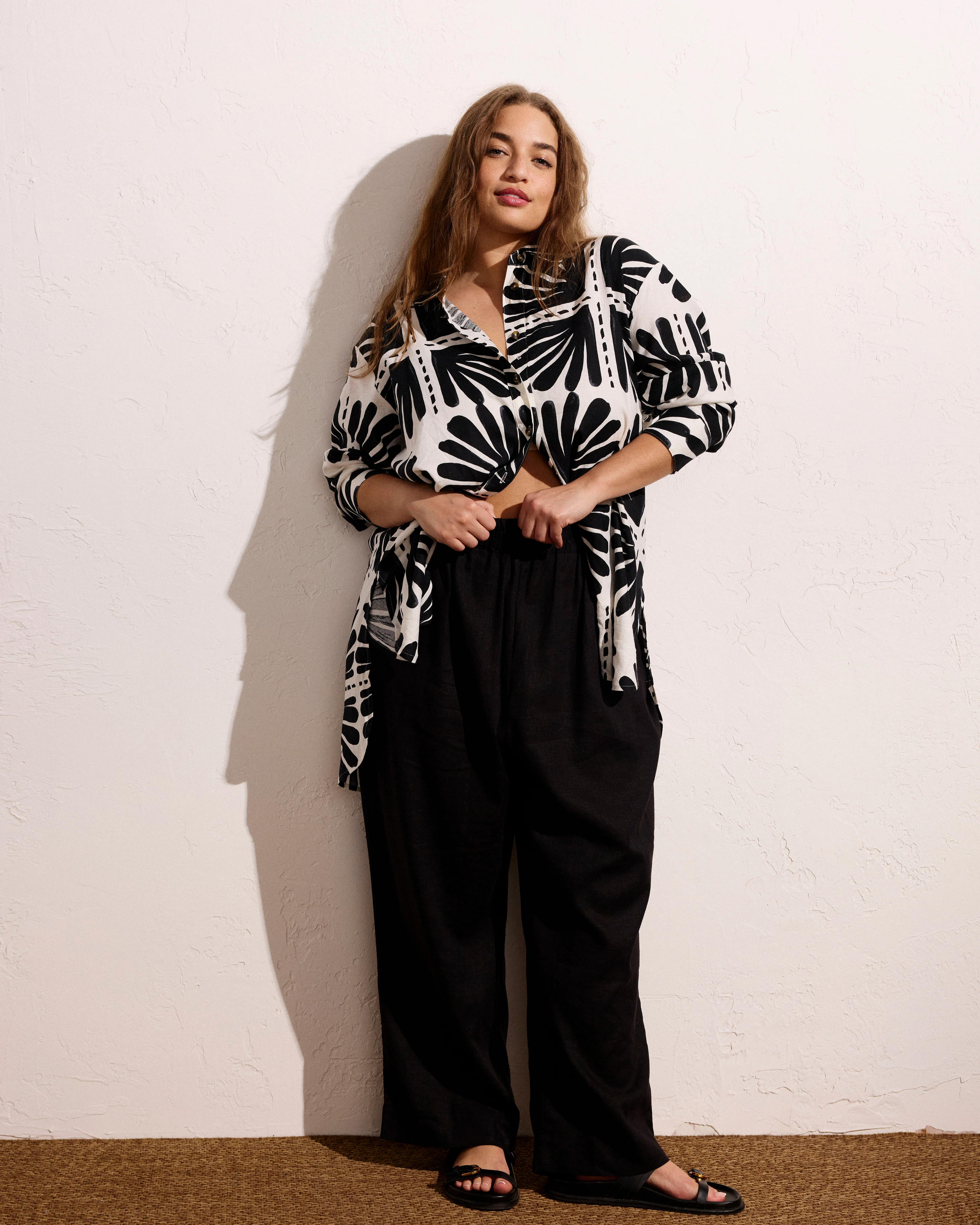 Dawn Linen Hi Low Tunic - Ink Bloom Print - Image 4