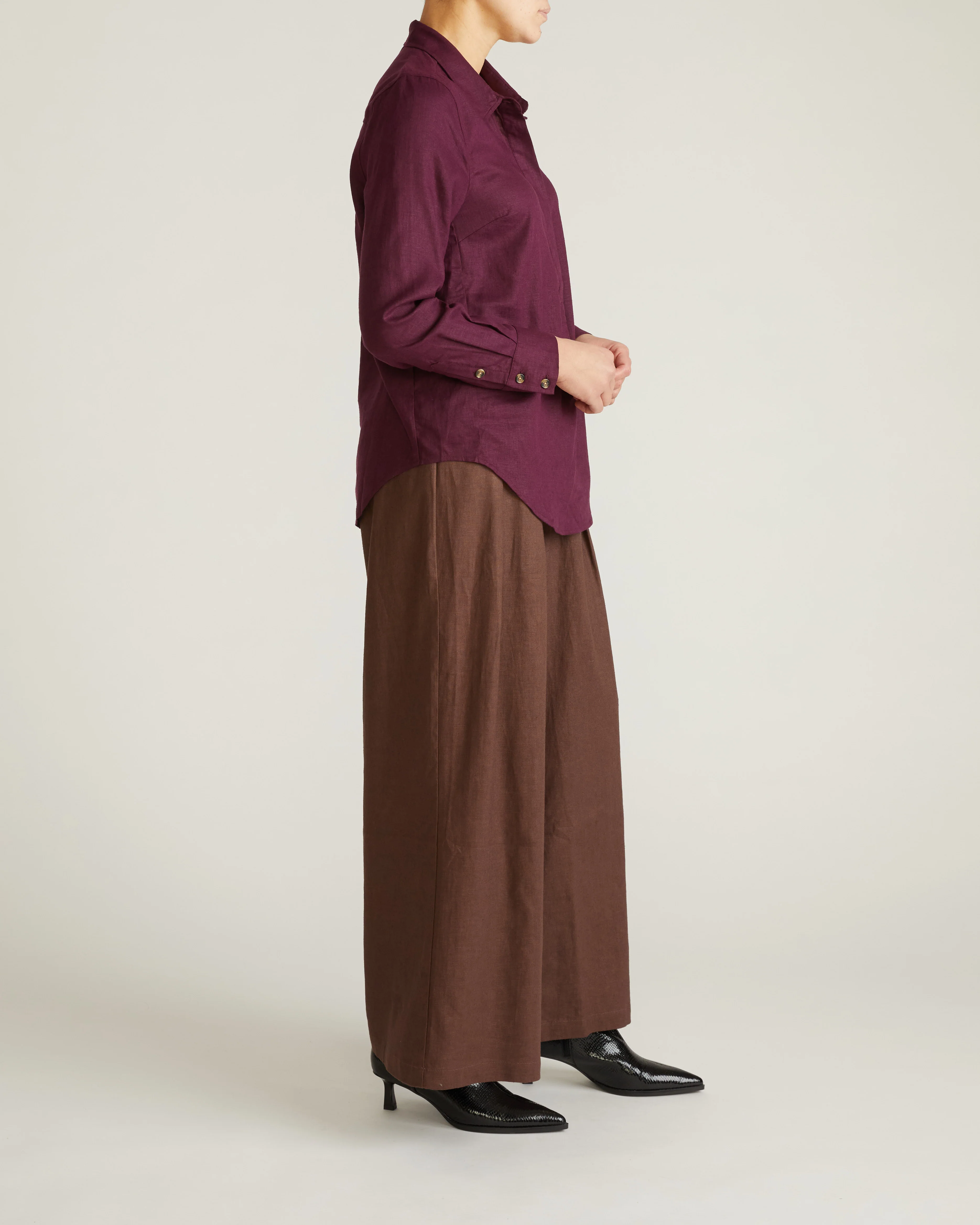 Elbe Popover Stretch Linen Shirt - Acai - Image 3