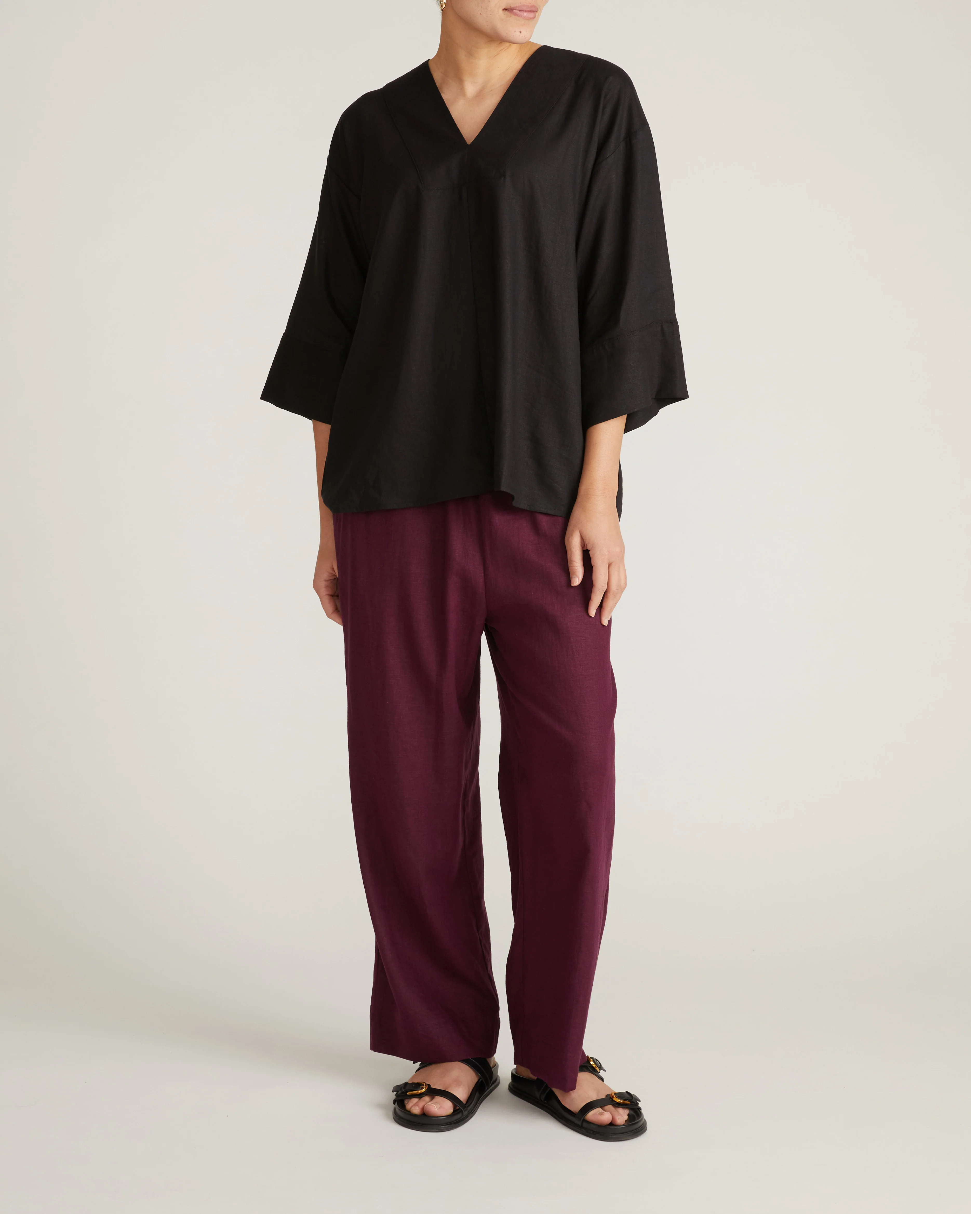 Elio V-Neck Linen Top - Black - Image 5