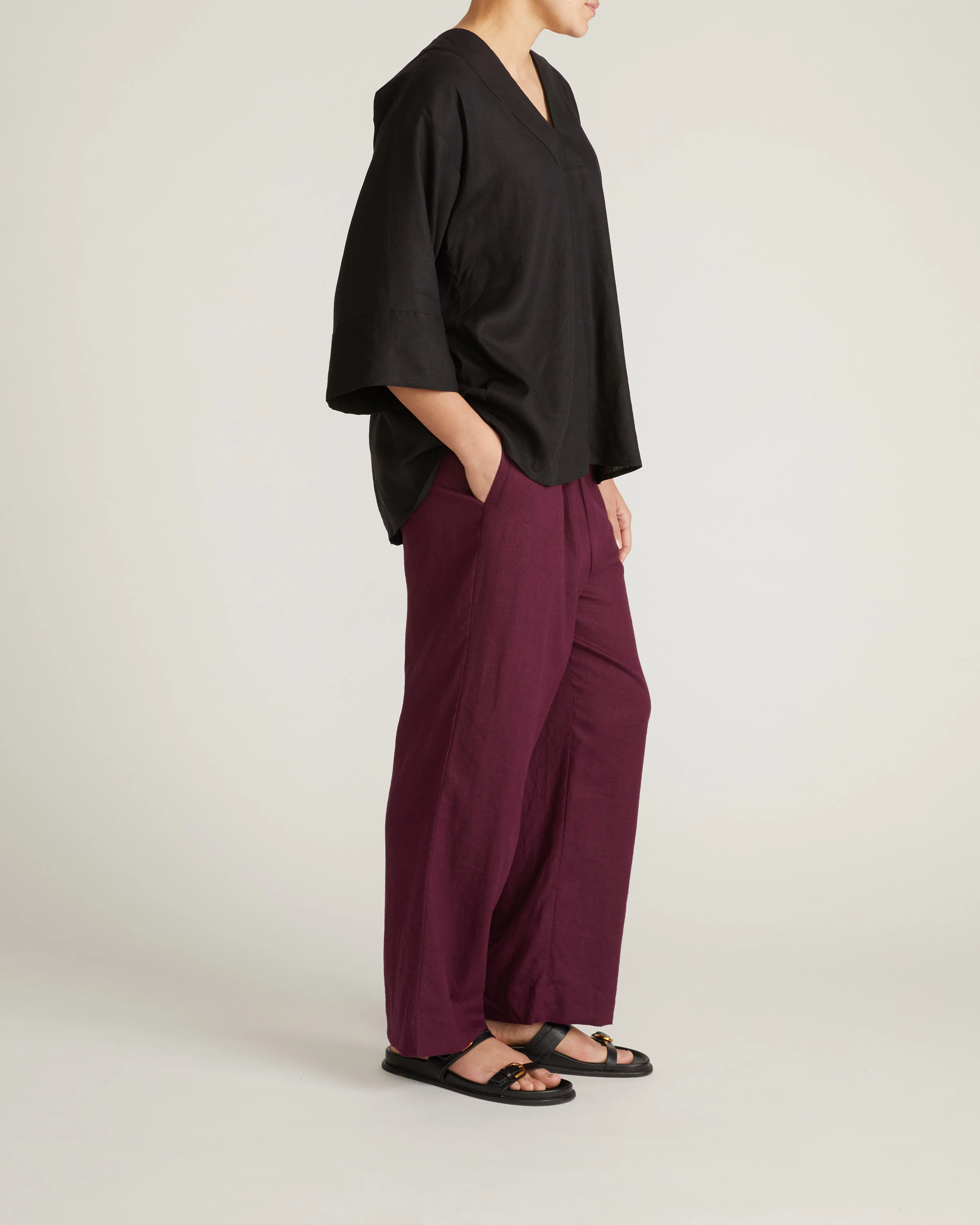 Elio V-Neck Linen Top - Black - Image 6