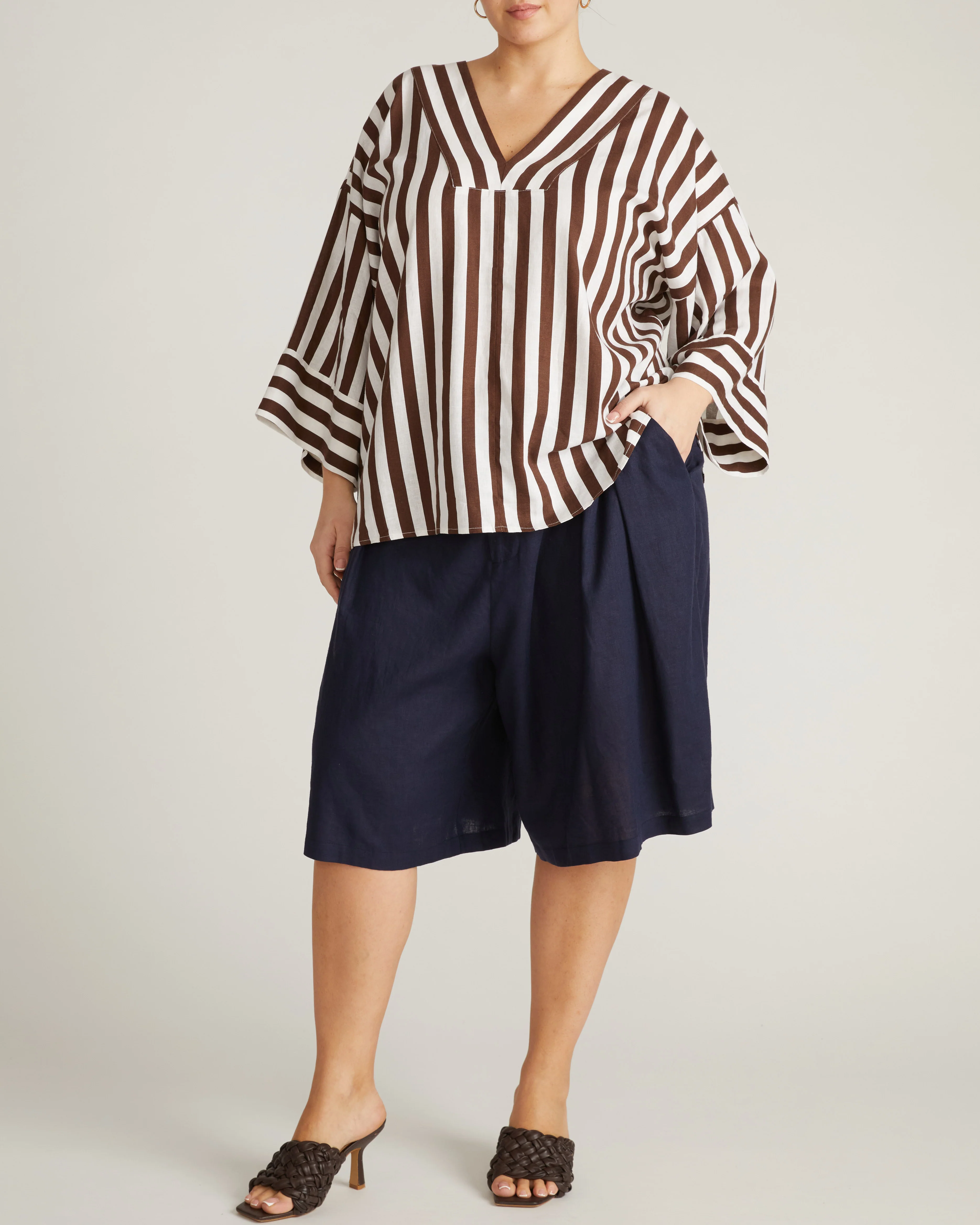 Elio V-Neck Linen Top - Peppercorn Stripe - Image 4