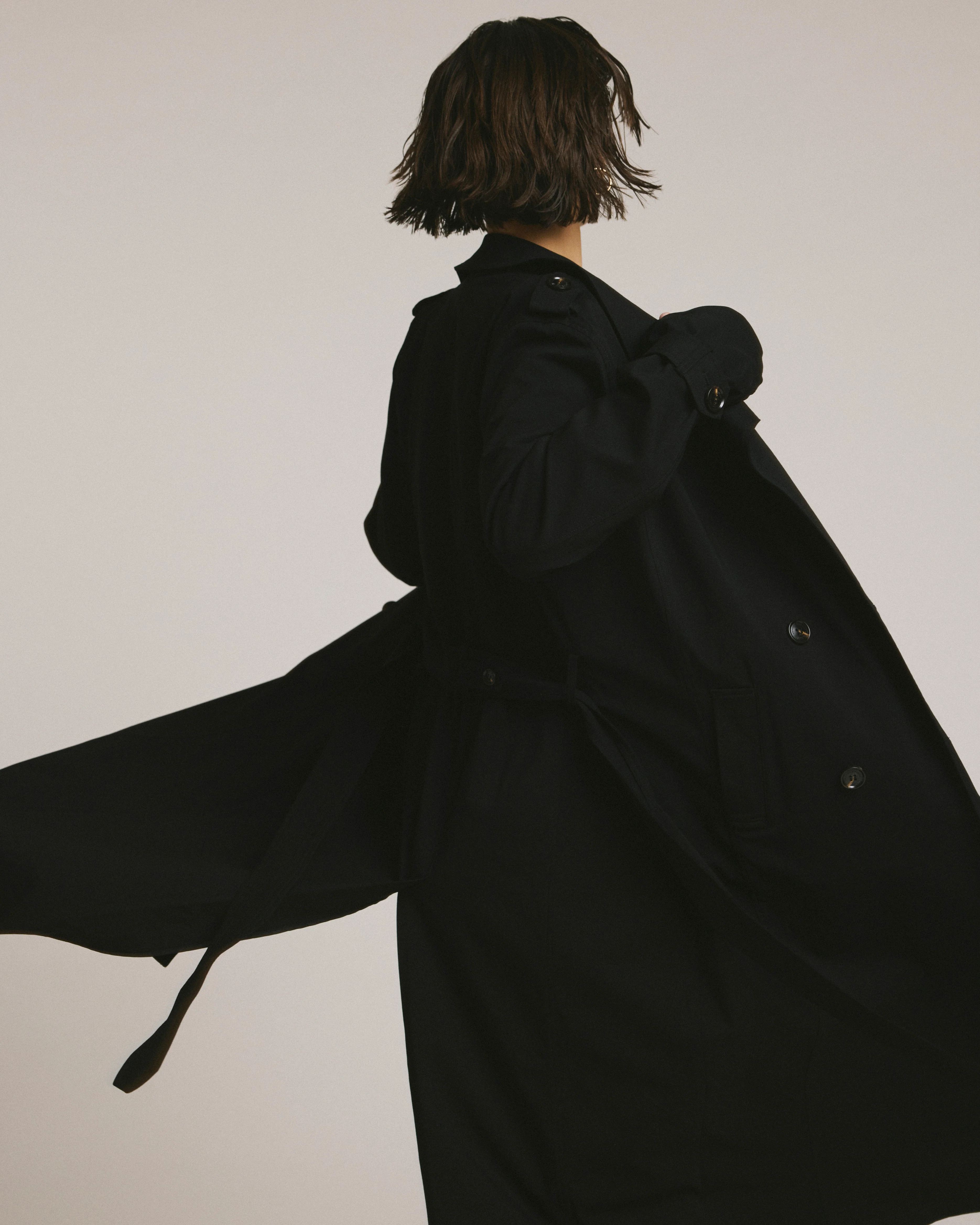 Henning x US Park Soft Trench - Black - Image 14
