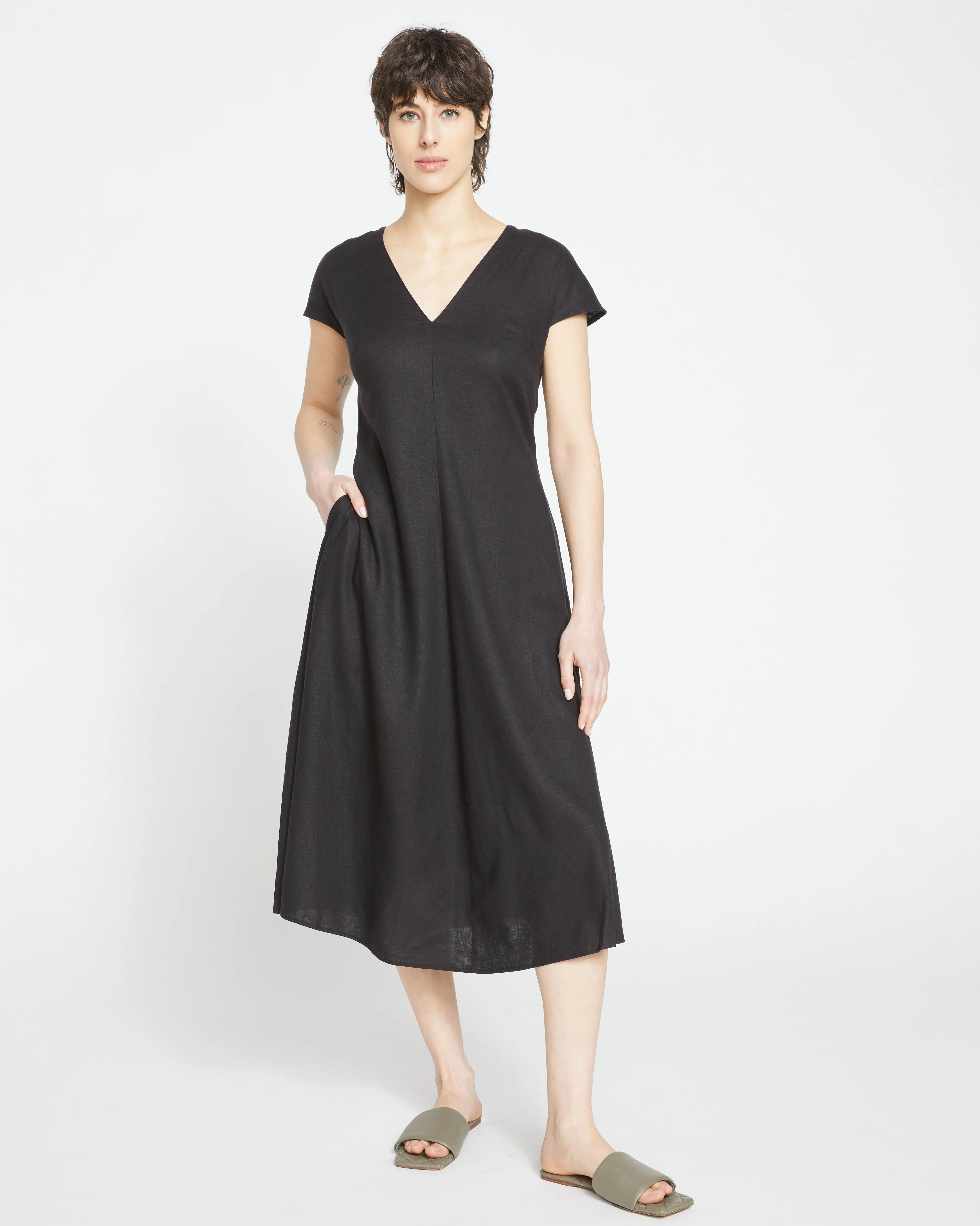 Louvre Bow Back Linen Dress - Black - Image 4
