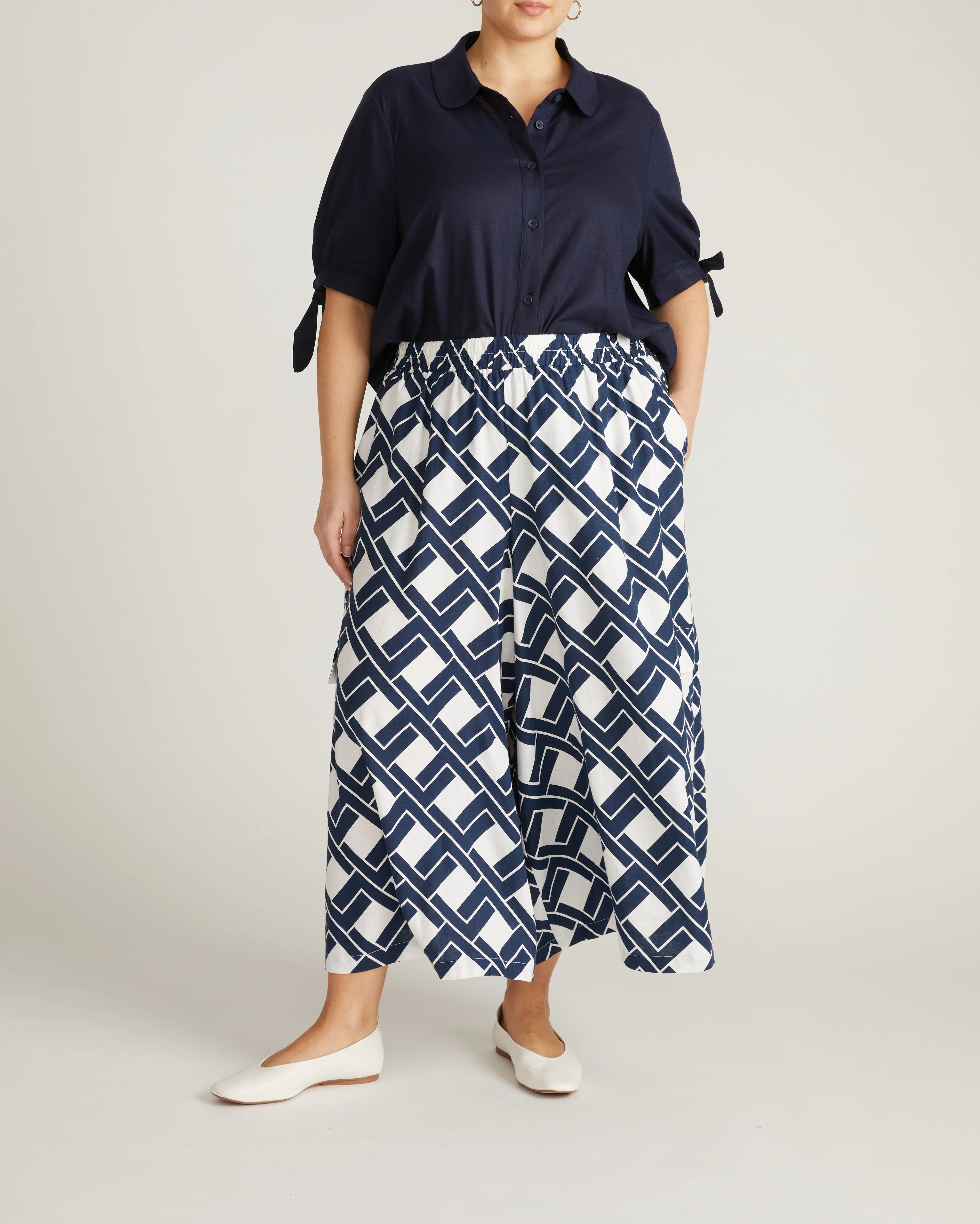 Luisa Short Sleeve Linen Shirt - Navy - Image 4