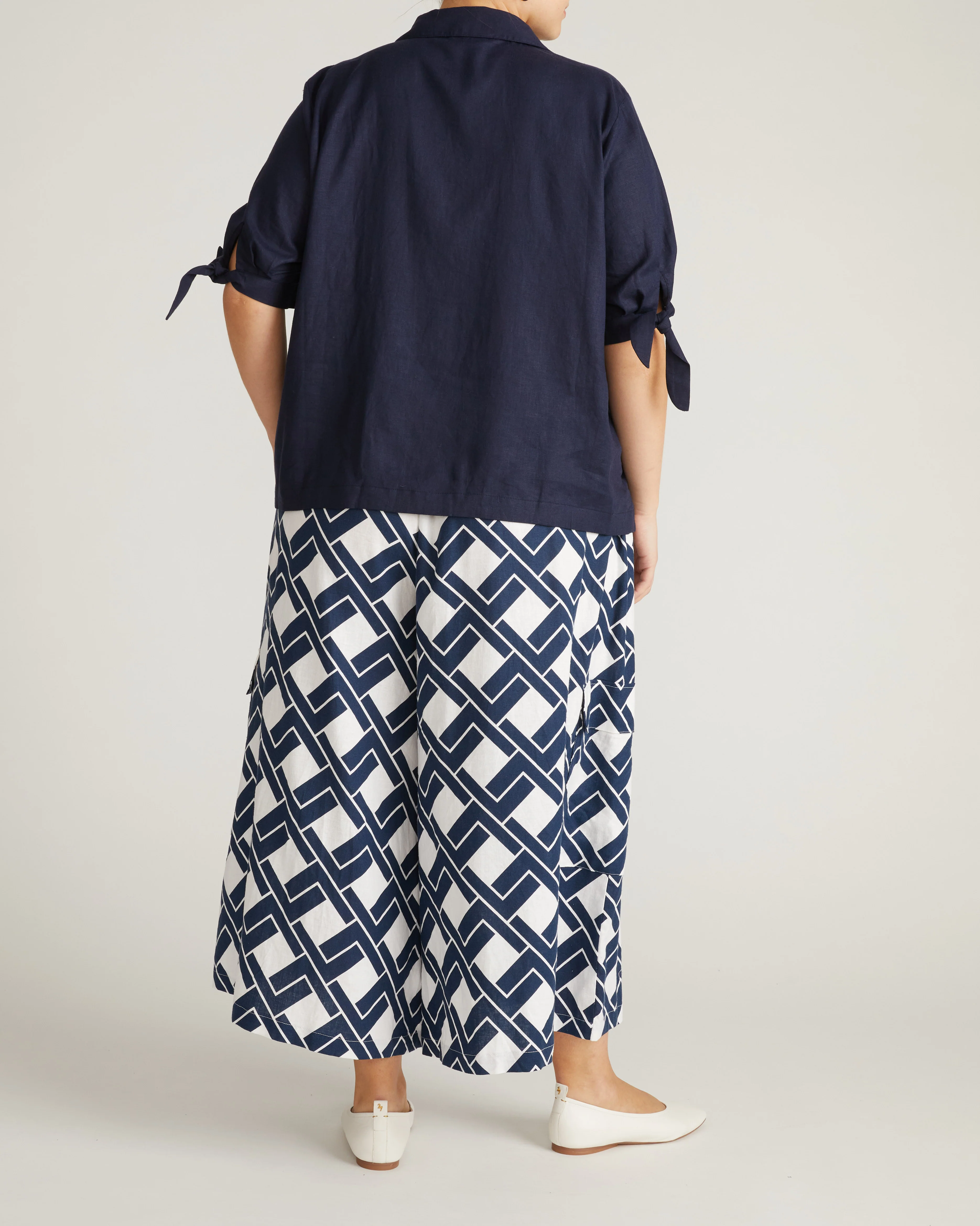 Luisa Short Sleeve Linen Shirt - Navy - Image 6