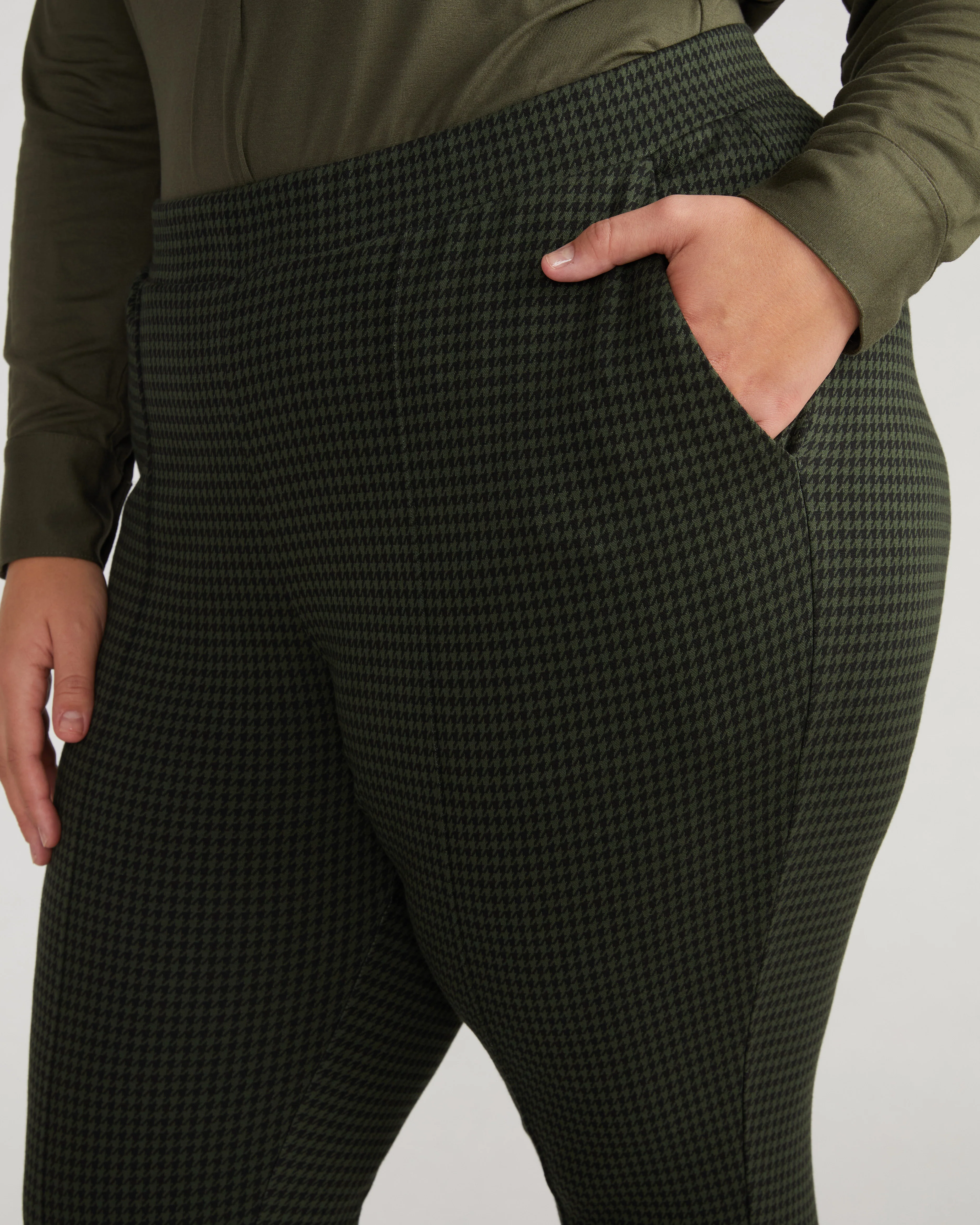 Moro Pintuck Pocket Ponte Pants - Forest Houndstooth - Image 4