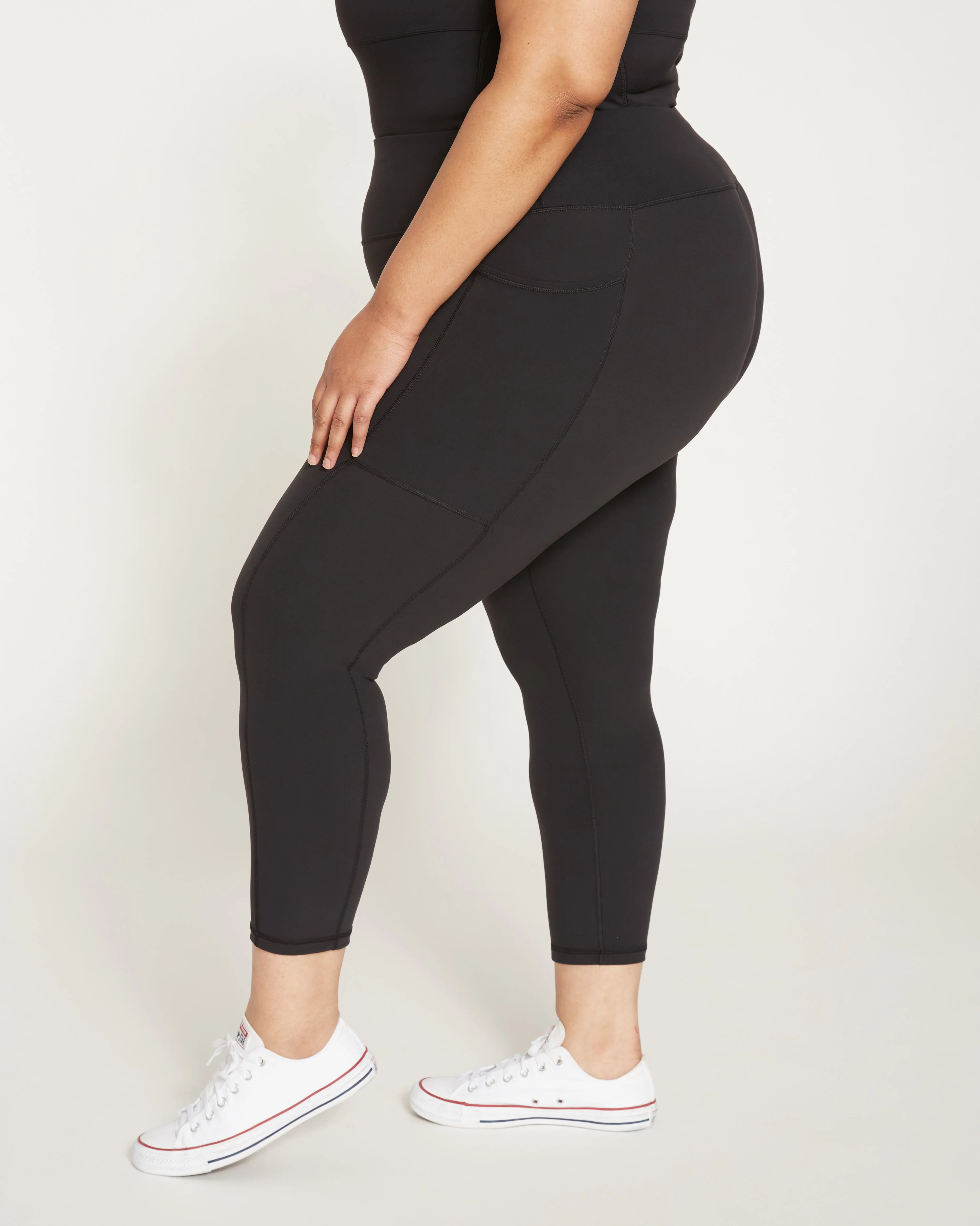 Next-to-Naked Cropped Pocket Legging - Black - Image 4