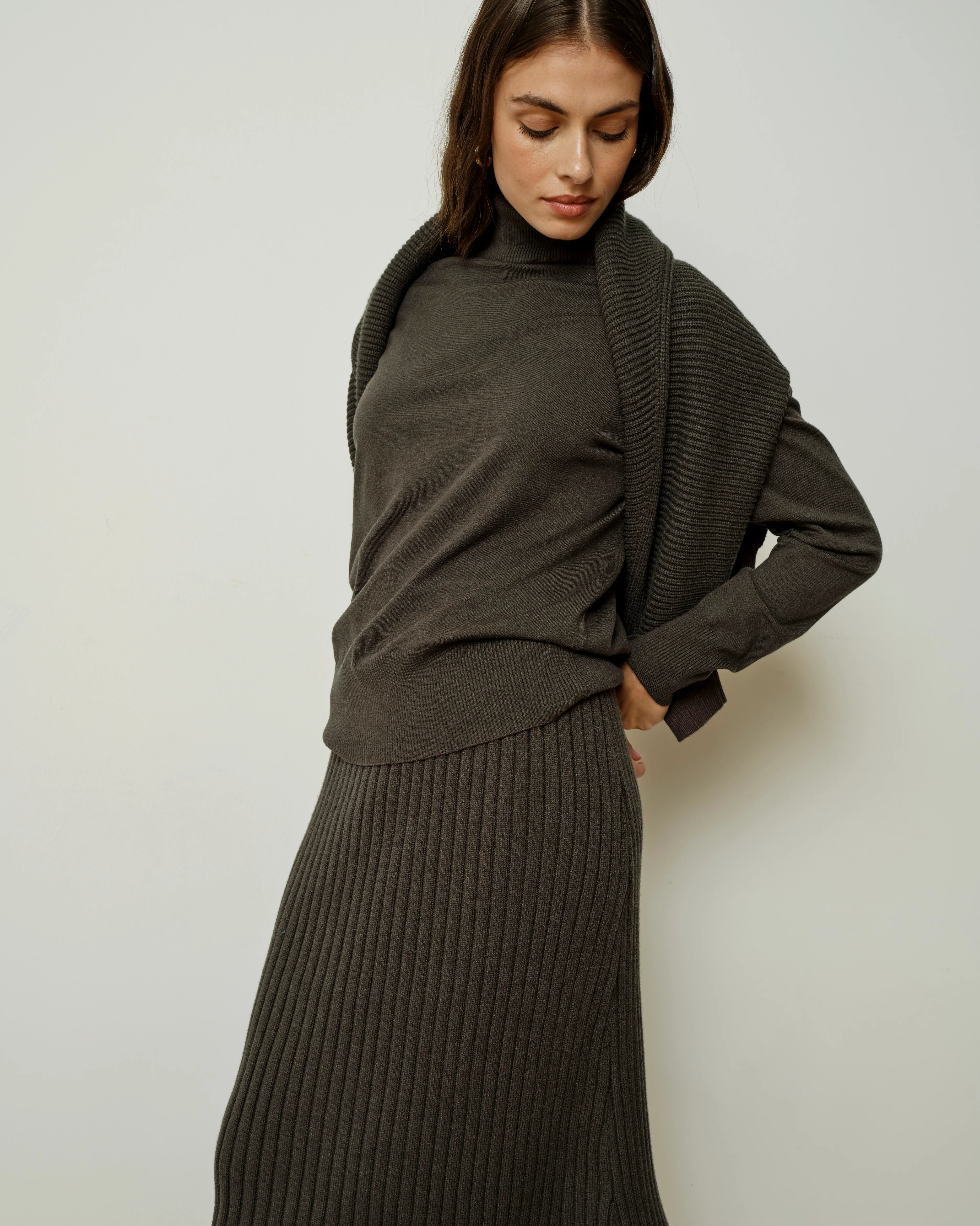 Renee Savvy Fine Knit Raglan Turtleneck - Graphite - Image 2