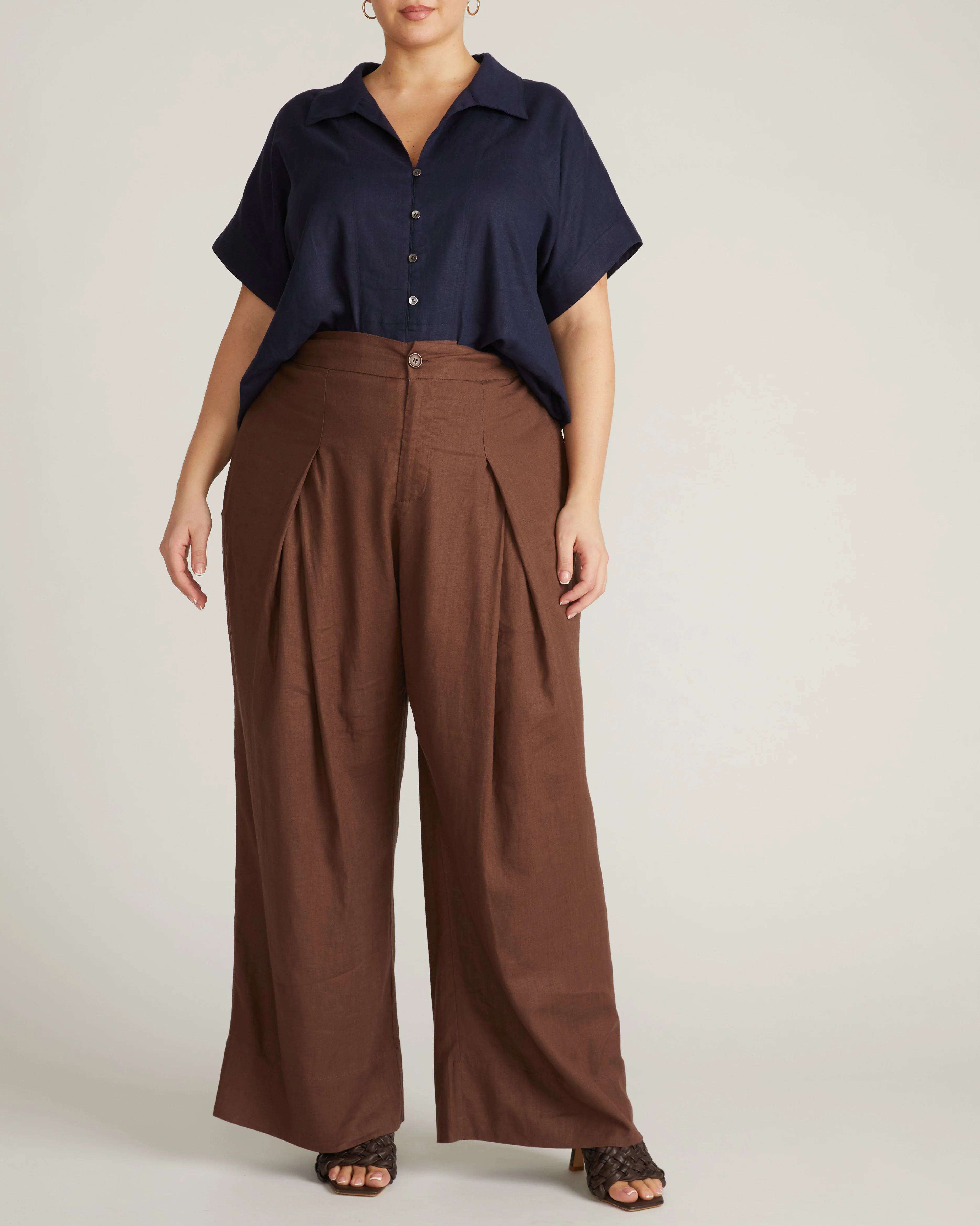 Sandy Short Sleeve Stretch Linen Shirt - Navy - Image 2