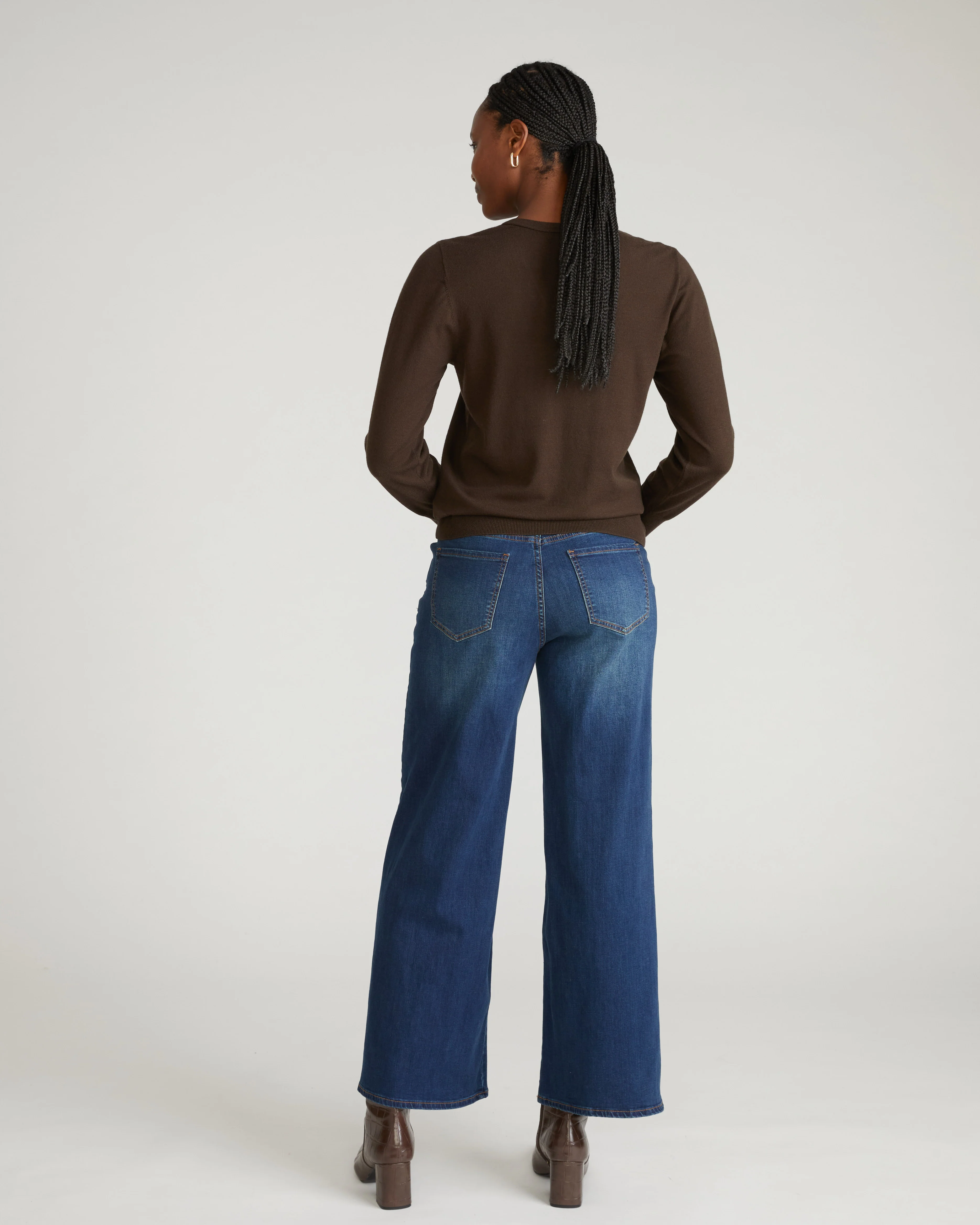 Savvy Fine Knit V Sweater - Espresso - Image 3
