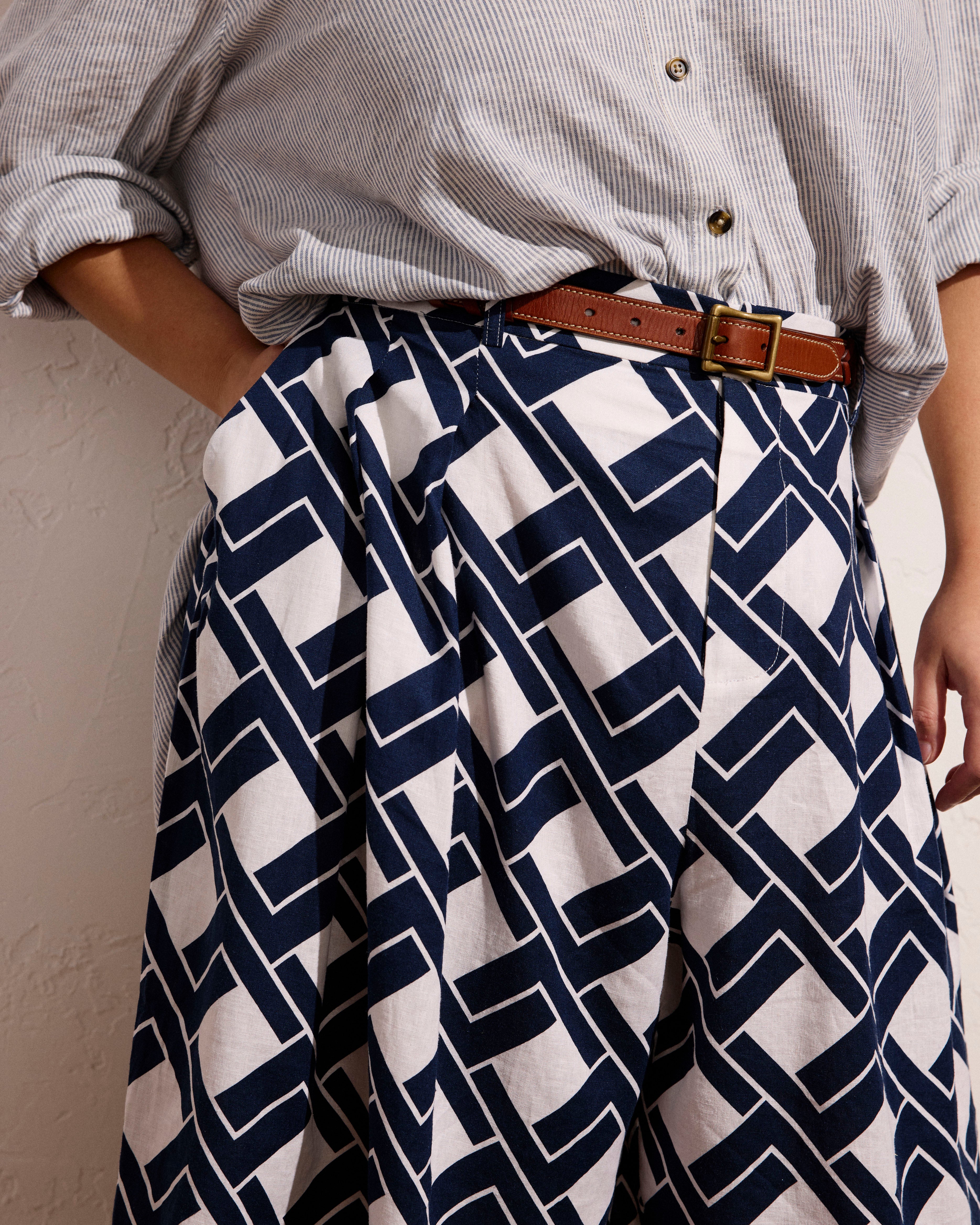 Seaport Tailored Linen Short - Geometrica Print - Image 3