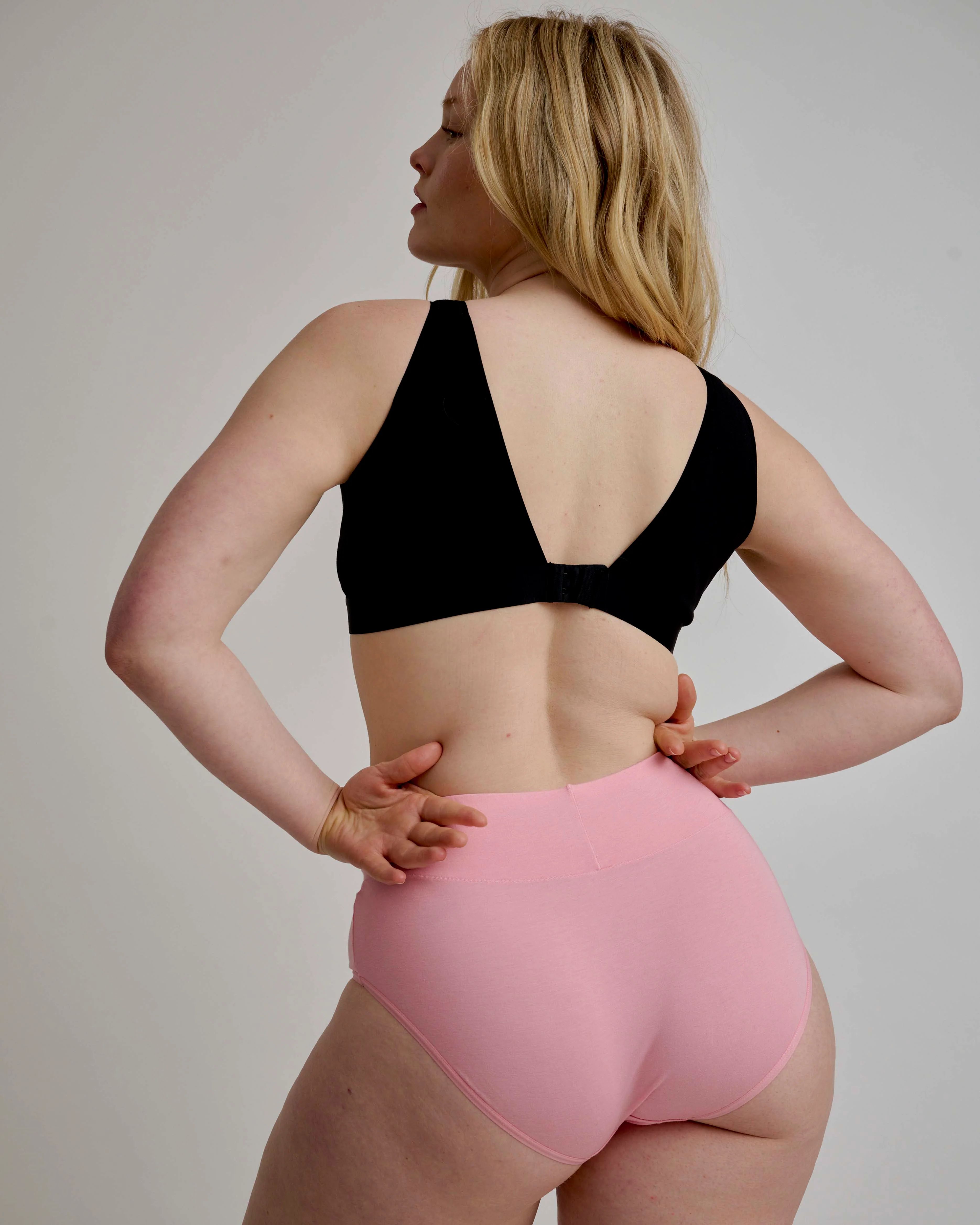 UltimateS Lounge Bra - Black - Image 10