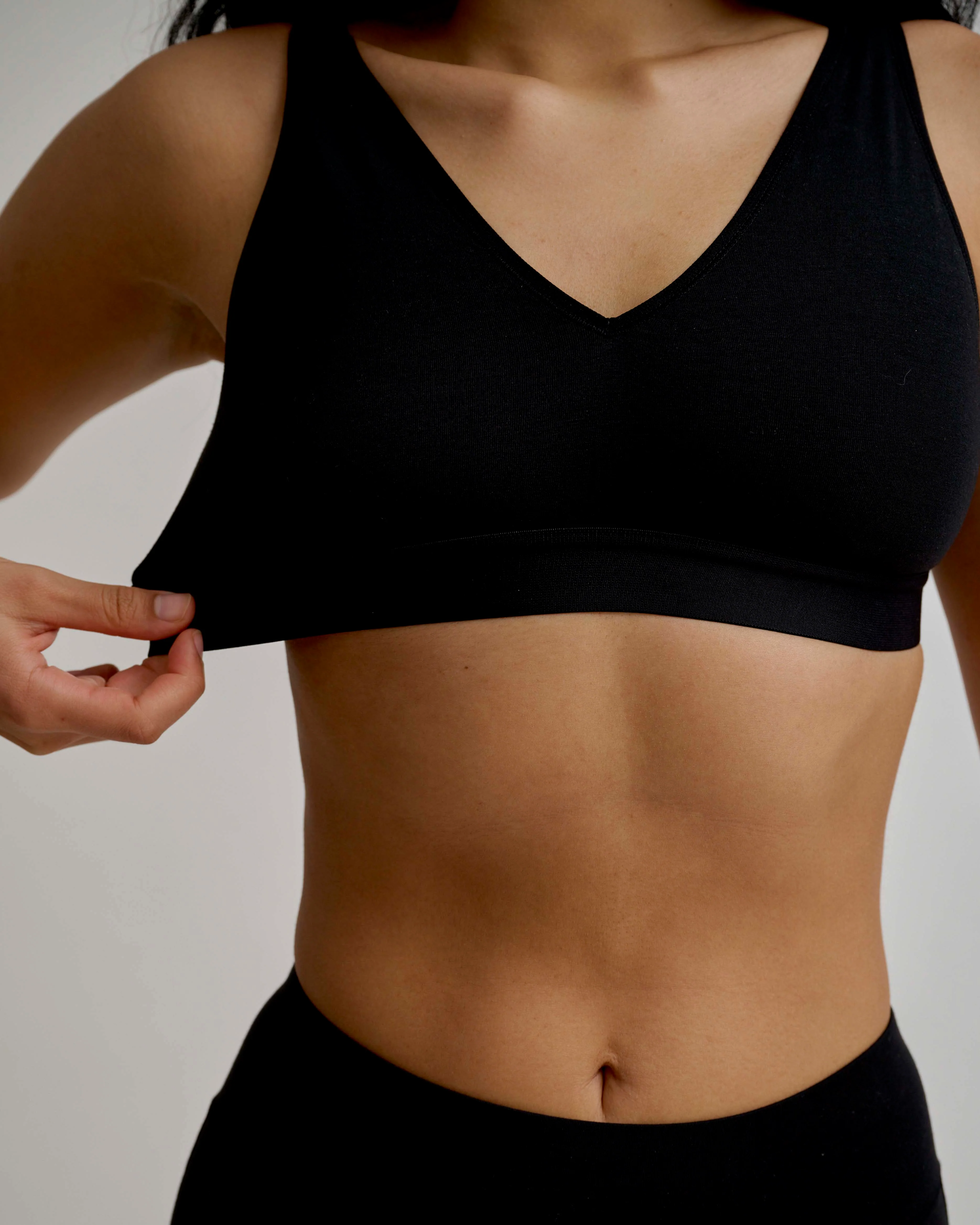 UltimateS Lounge Bra - Black - Image 3