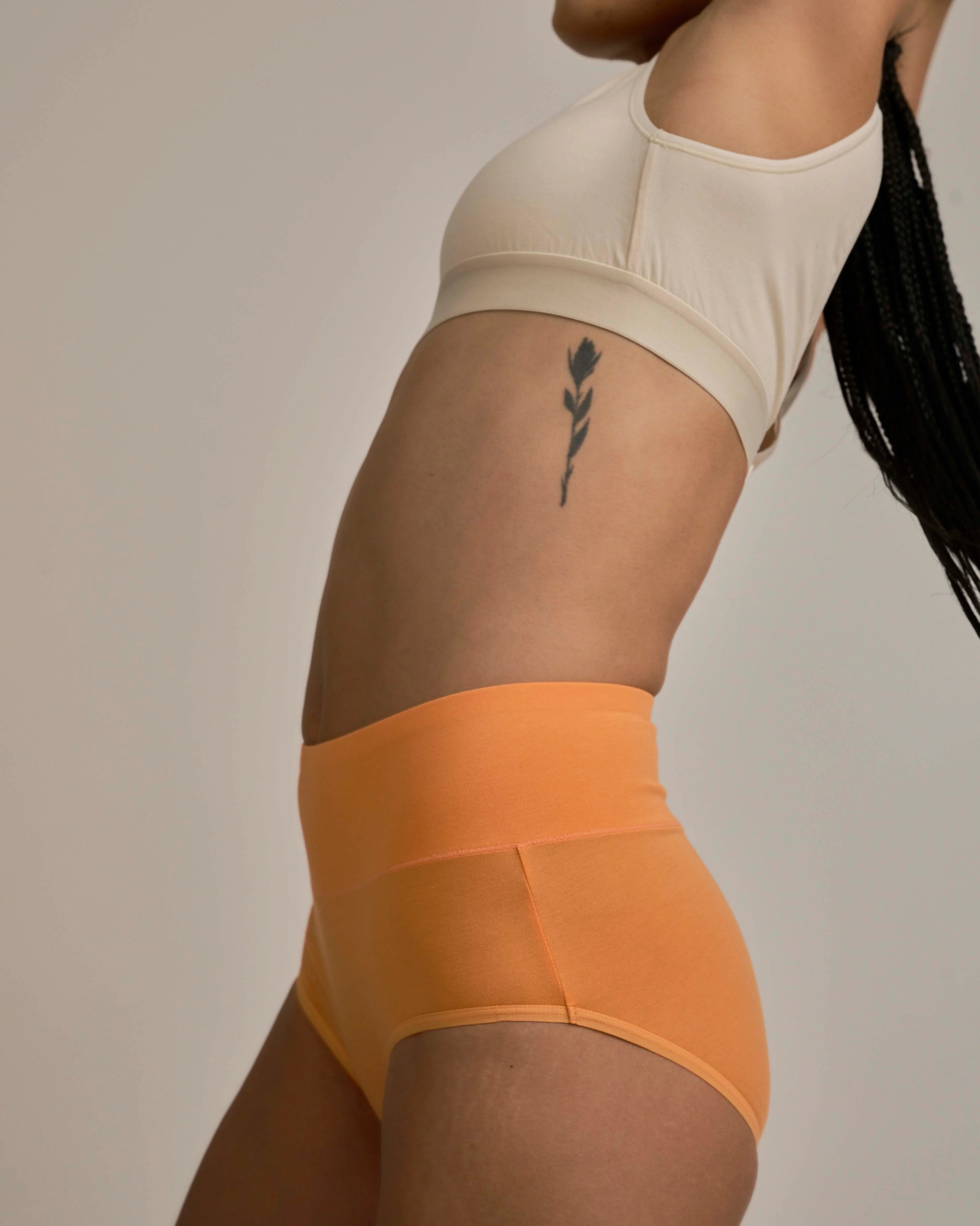 UltimateS Lounge Bra - Porcelain - Image 5